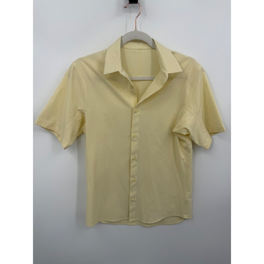 Lululemon airing Short Sleeve Button Down Shirt Mens Small Yellow Grid Tech